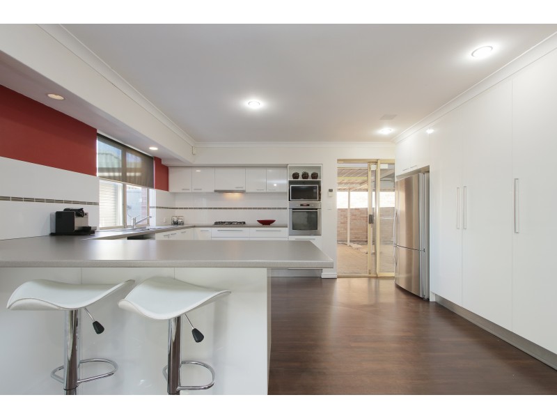 1 FEATHERTOP RISE, Alexander Heights WA 6064
