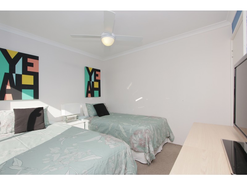 1 FEATHERTOP RISE, Alexander Heights WA 6064