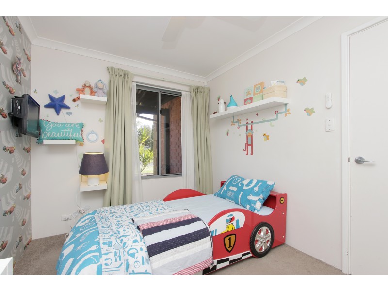 1 FEATHERTOP RISE, Alexander Heights WA 6064