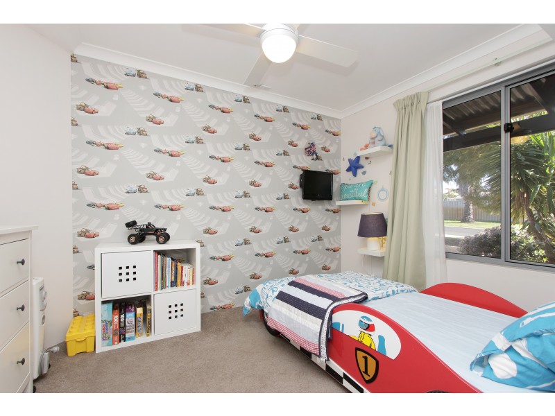 1 FEATHERTOP RISE, Alexander Heights WA 6064