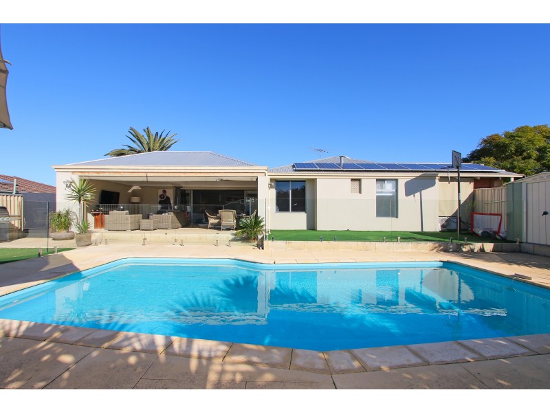 1 FEATHERTOP RISE, Alexander Heights WA 6064