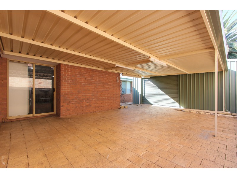 1 FEATHERTOP RISE, Alexander Heights WA 6064