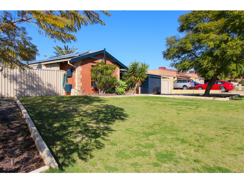 1 FEATHERTOP RISE, Alexander Heights WA 6064
