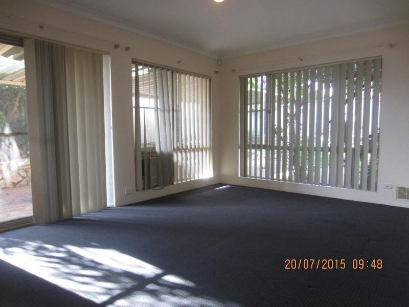 24 Vista Parade, Ballajura WA 6066