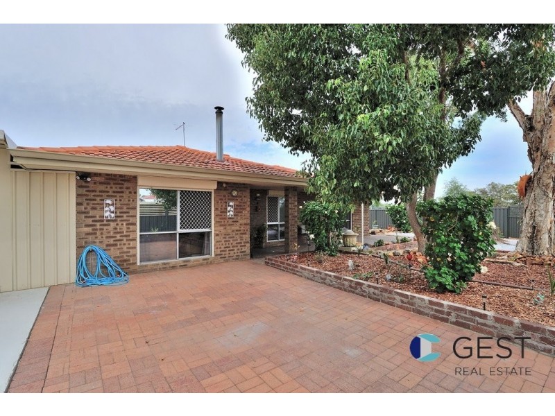 2 WOODBRIDGE CLOSE, Swan View WA 6056