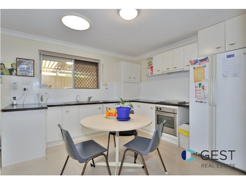 2 WOODBRIDGE CLOSE, Swan View WA 6056