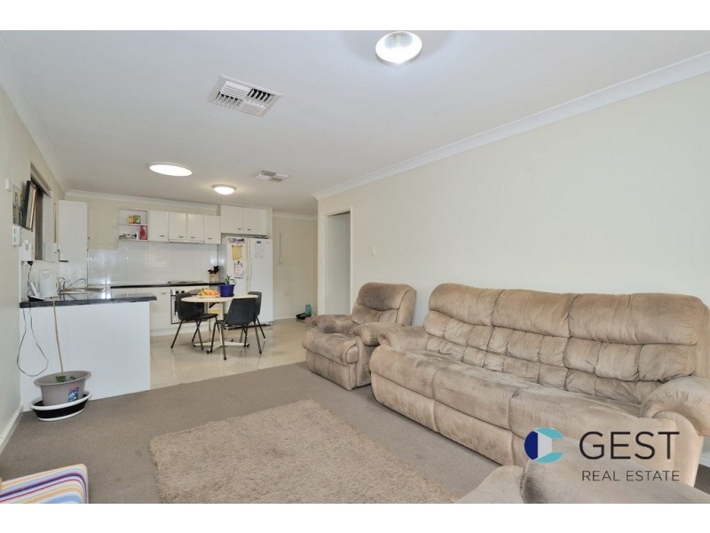 2 WOODBRIDGE CLOSE, Swan View WA 6056