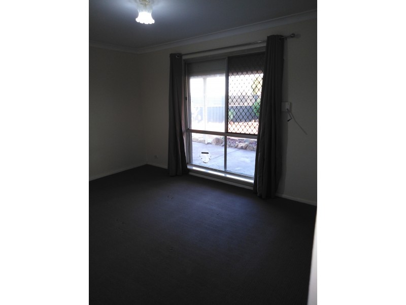 2 WOODBRIDGE CLOSE, Swan View WA 6056