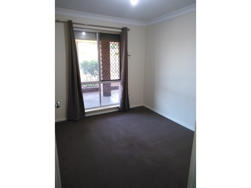2 WOODBRIDGE CLOSE, Swan View WA 6056