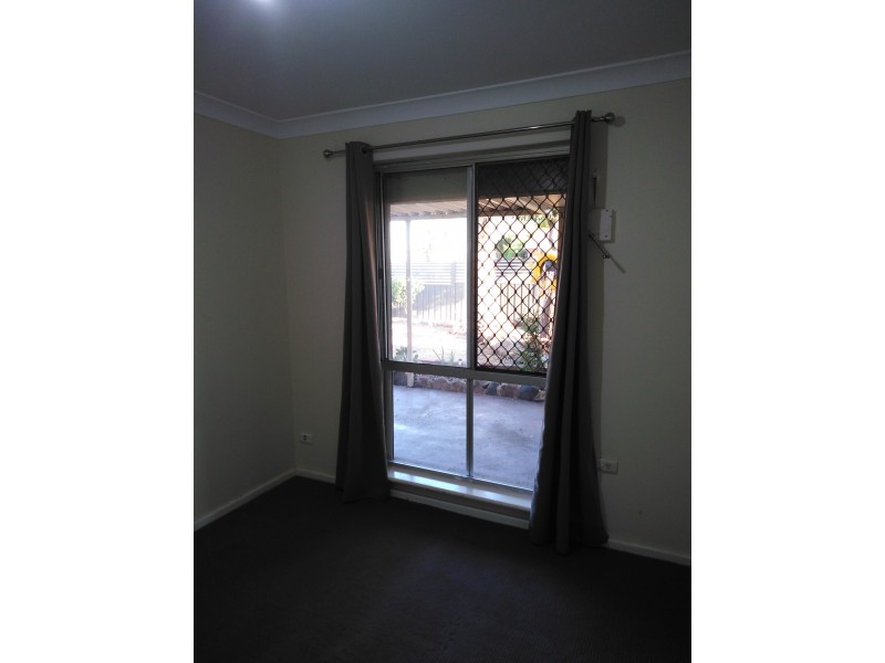 2 WOODBRIDGE CLOSE, Swan View WA 6056
