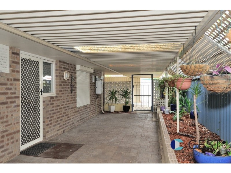 2 WOODBRIDGE CLOSE, Swan View WA 6056