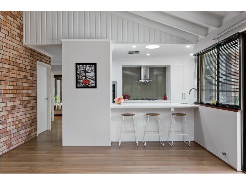 215 ALEXANDER DRIVE, Alexander Heights WA 6064