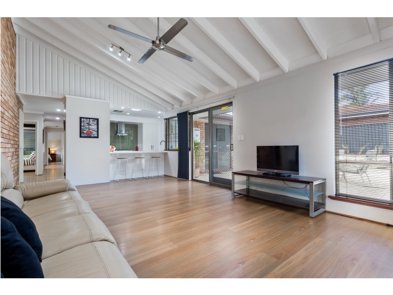 215 ALEXANDER DRIVE, Alexander Heights WA 6064