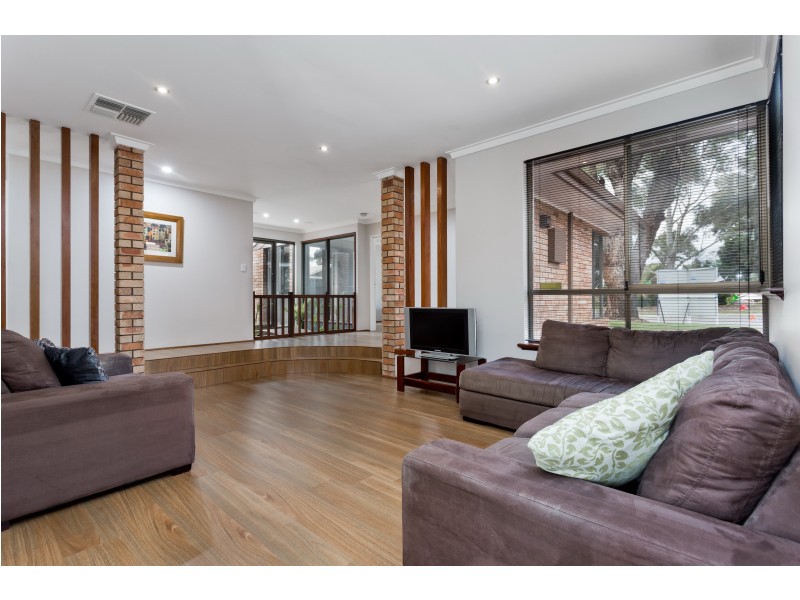 215 ALEXANDER DRIVE, Alexander Heights WA 6064