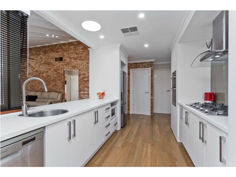 215 ALEXANDER DRIVE, Alexander Heights WA 6064