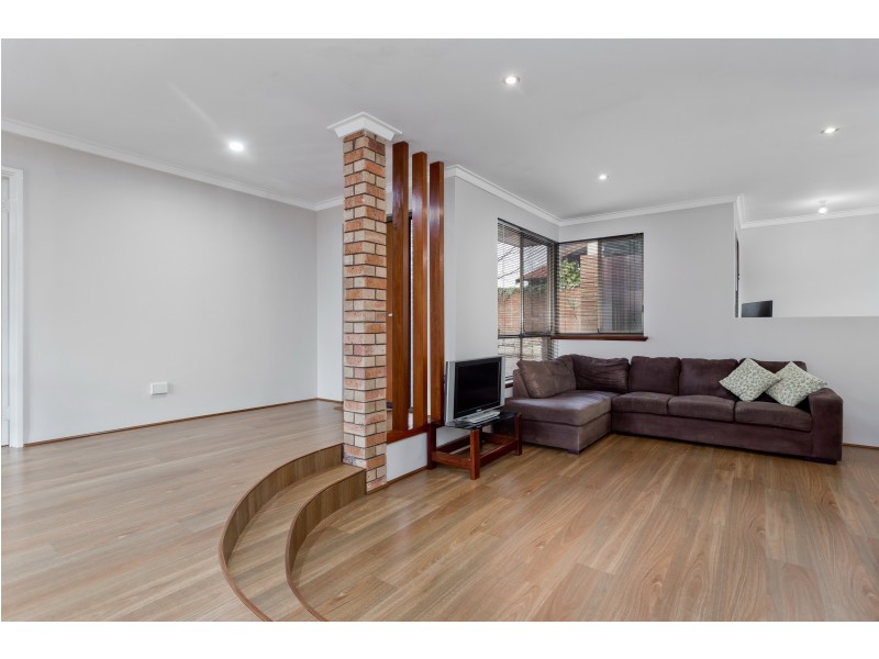 215 ALEXANDER DRIVE, Alexander Heights WA 6064