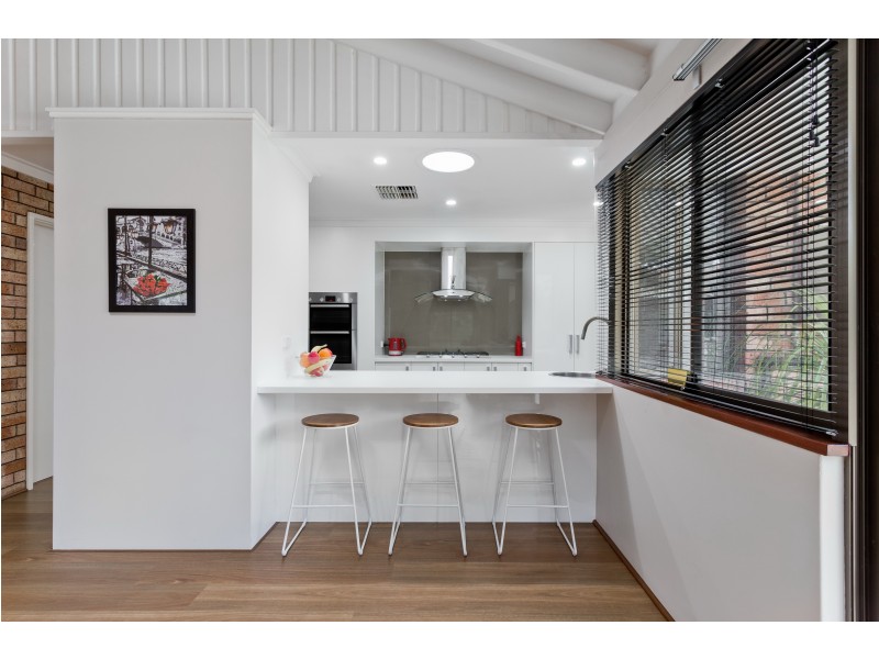 215 ALEXANDER DRIVE, Alexander Heights WA 6064