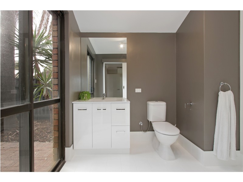 215 ALEXANDER DRIVE, Alexander Heights WA 6064