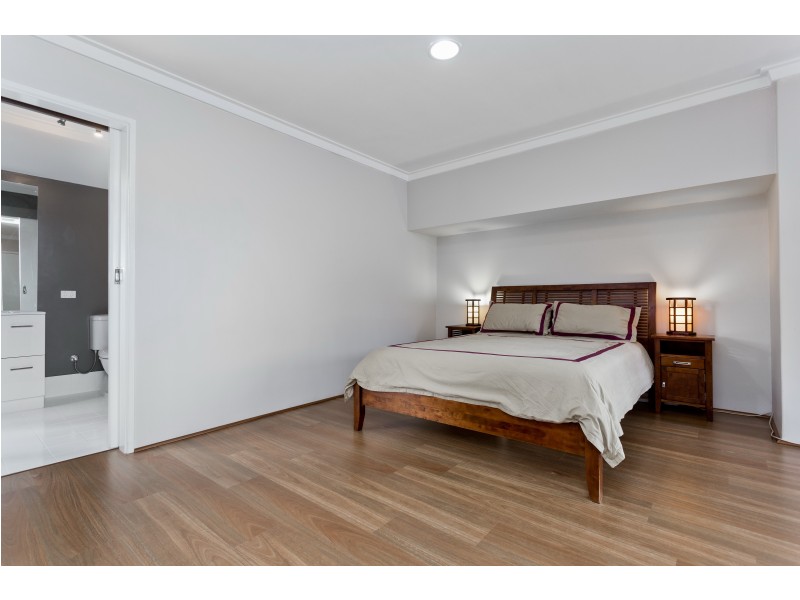 215 ALEXANDER DRIVE, Alexander Heights WA 6064