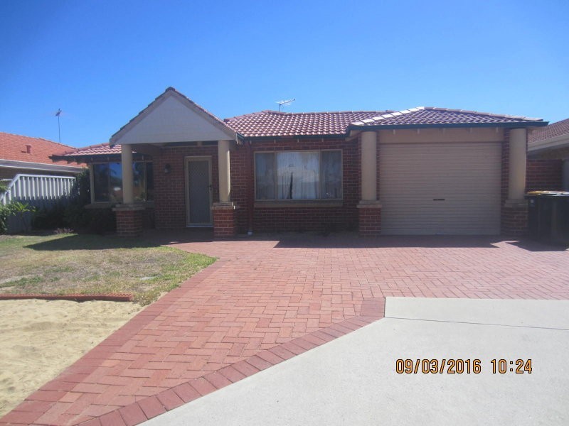 32 Ellenbrae Place, Marangaroo WA 6064