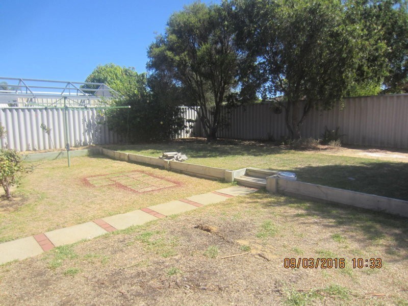 32 Ellenbrae Place, Marangaroo WA 6064