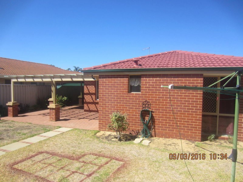 32 Ellenbrae Place, Marangaroo WA 6064