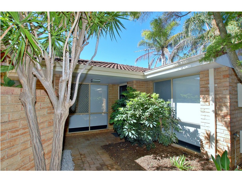 7/4 Sandhurst Road, Dianella WA 6059