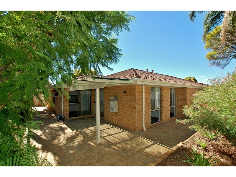 7/4 Sandhurst Road, Dianella WA 6059