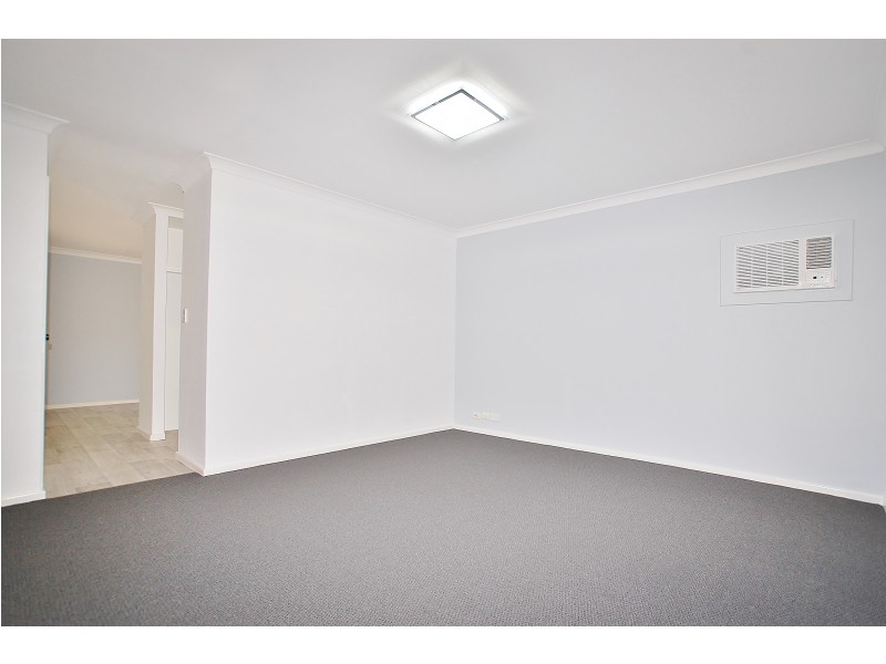 7/4 Sandhurst Road, Dianella WA 6059