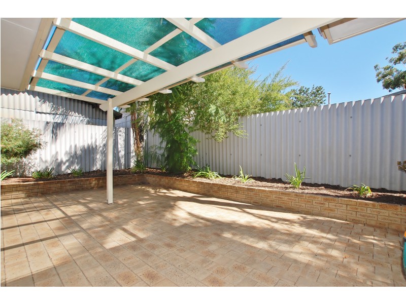 7/4 Sandhurst Road, Dianella WA 6059
