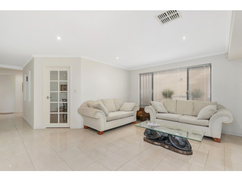 24 Woodroffe Place, Alexander Heights WA 6064