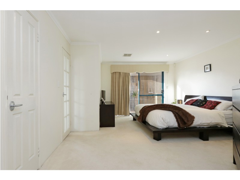 24 Woodroffe Place, Alexander Heights WA 6064