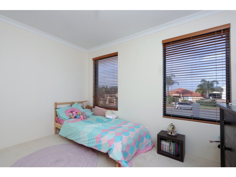 24 Woodroffe Place, Alexander Heights WA 6064