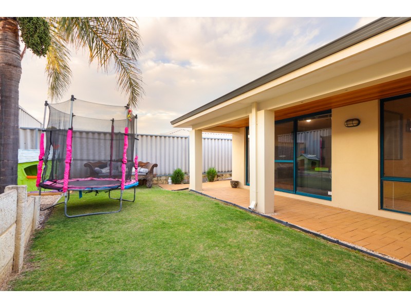 24 Woodroffe Place, Alexander Heights WA 6064