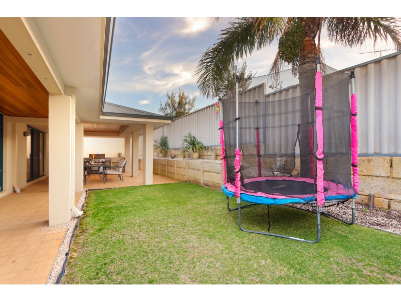 24 Woodroffe Place, Alexander Heights WA 6064