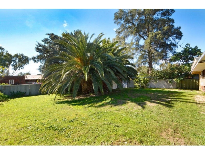 77 TOODYAY ROAD, Middle Swan WA 6056