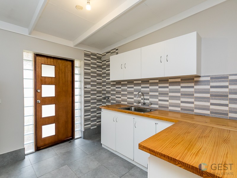 3 SALISBURY ROAD, Beechboro WA 6063