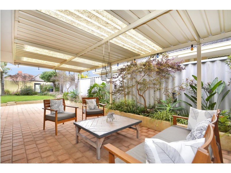 27 ENDERBY COURT, Ballajura WA 6066