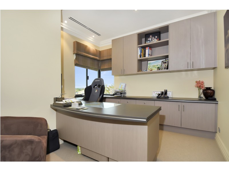 2 BYERS LANE, Dianella WA 6059