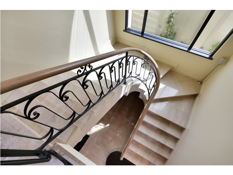 2 BYERS LANE, Dianella WA 6059