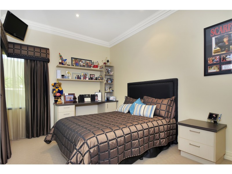 2 BYERS LANE, Dianella WA 6059