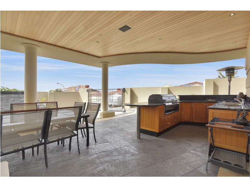 2 BYERS LANE, Dianella WA 6059