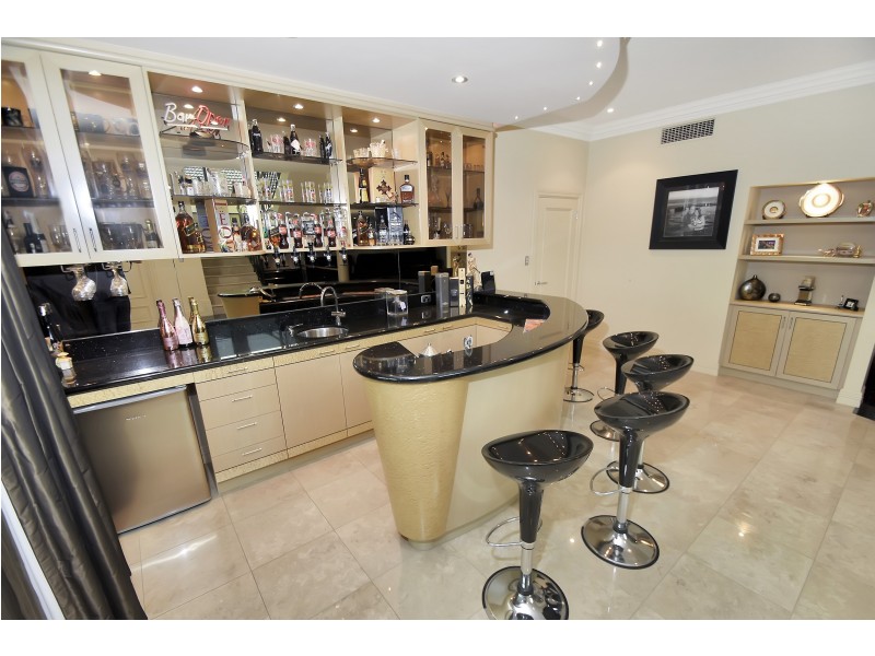 2 BYERS LANE, Dianella WA 6059