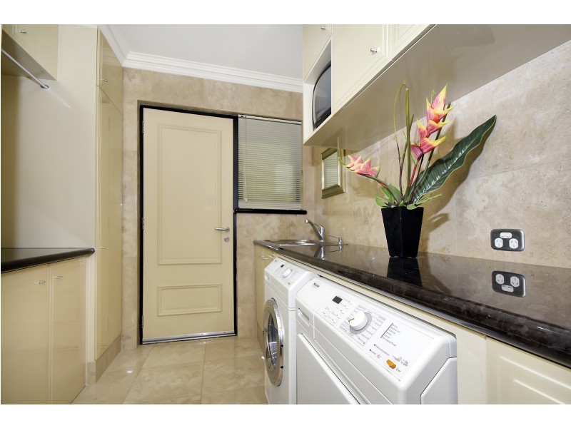 2 BYERS LANE, Dianella WA 6059