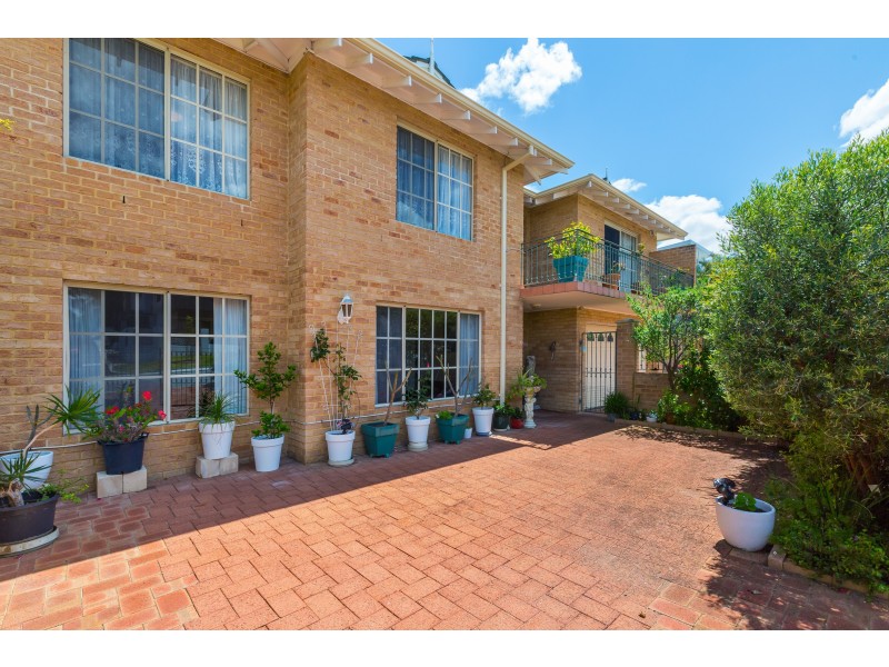 1/109 HAYES AVENUE, Yokine WA 6060