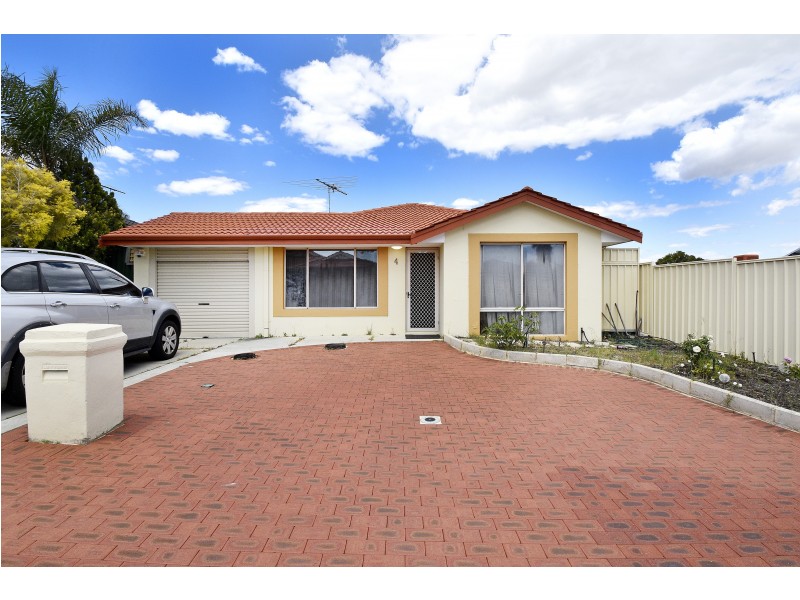 4 BENIA RISE, Alexander Heights WA 6064