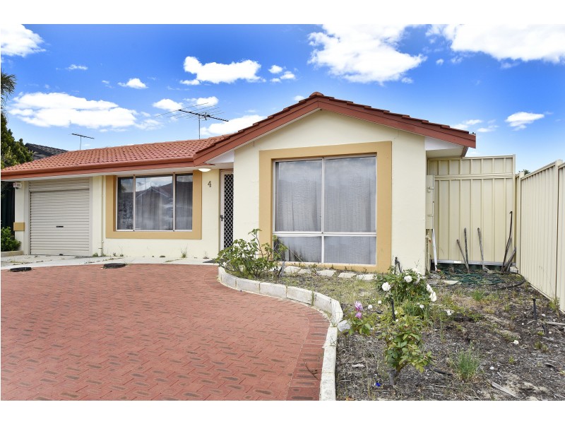4 BENIA RISE, Alexander Heights WA 6064