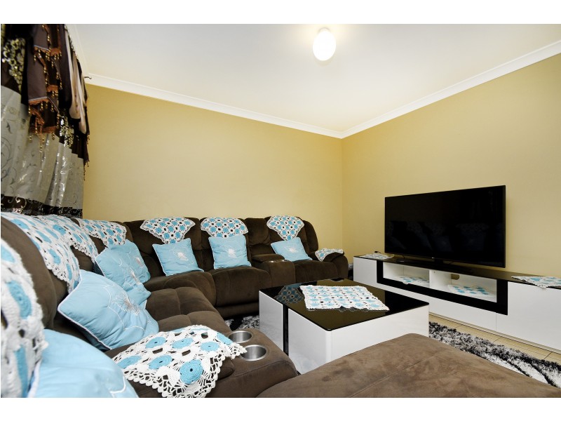 4 BENIA RISE, Alexander Heights WA 6064