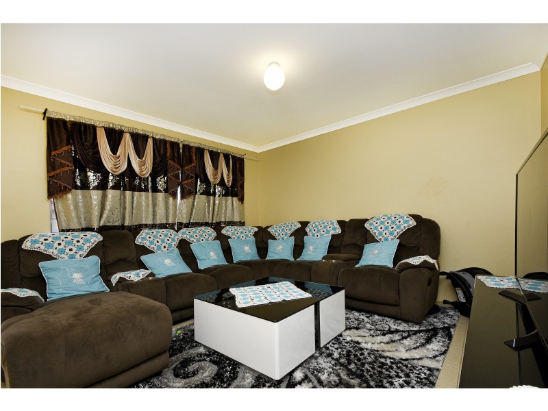 4 BENIA RISE, Alexander Heights WA 6064