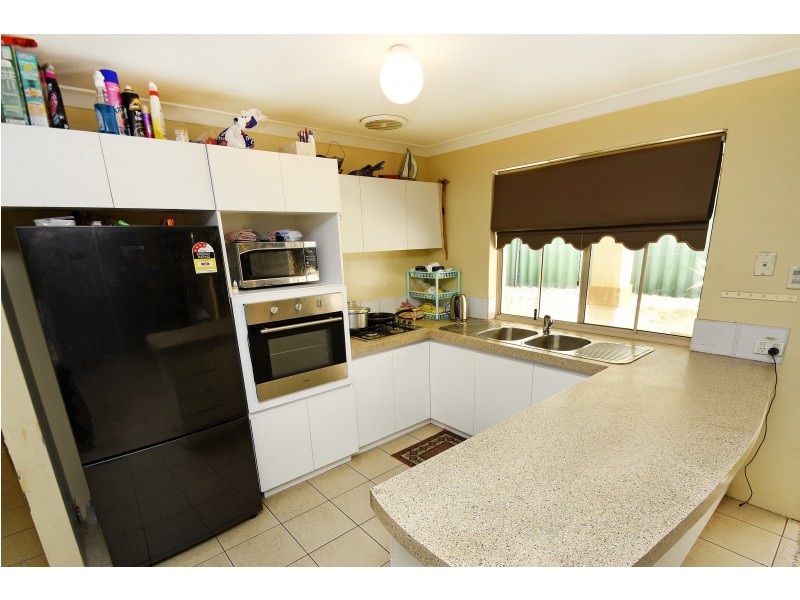 4 BENIA RISE, Alexander Heights WA 6064